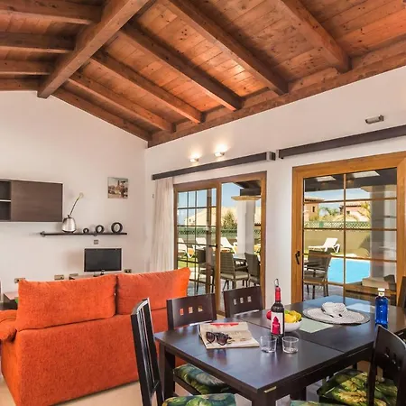 Sherry Ii By * Corralejo